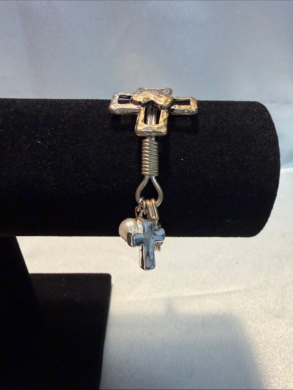 Source Unknown Silver-Tone Cross Charm Bracelet with Pearl Accent